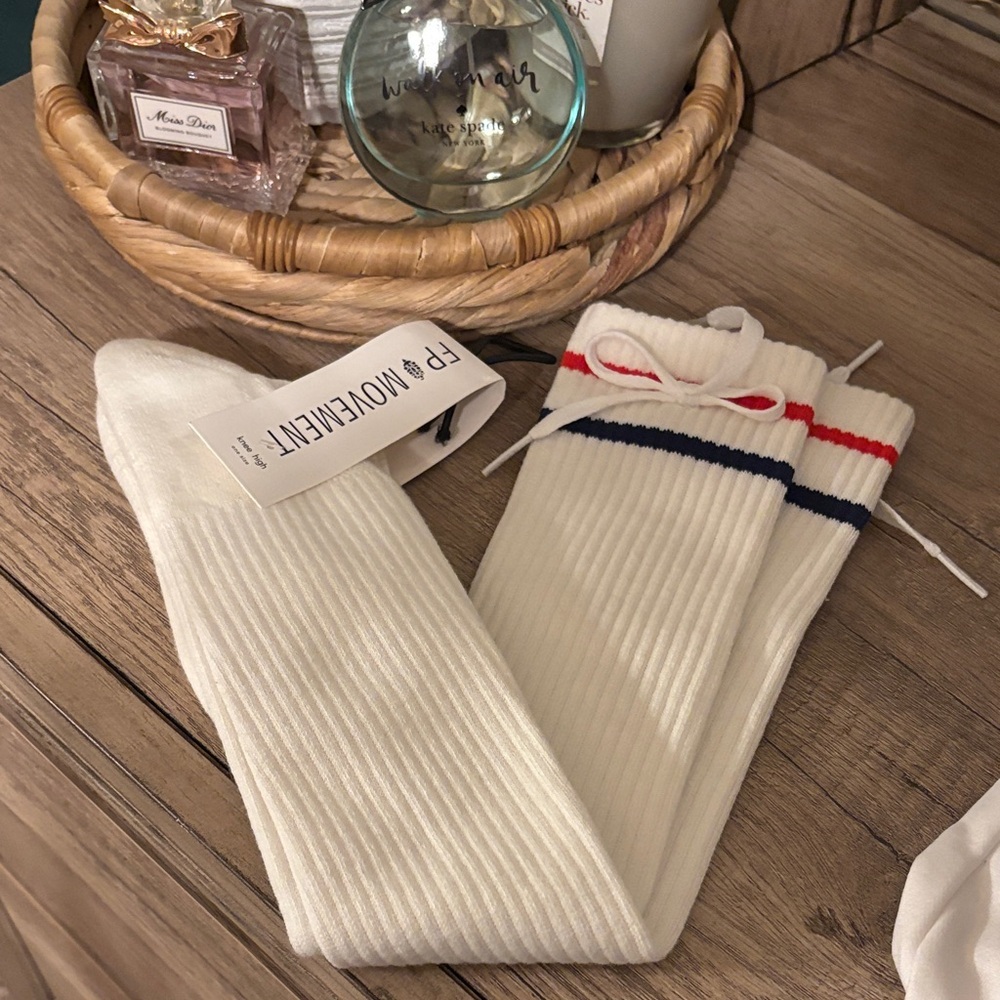 FP Movement Knee-High Socks with bow-White - Picture 3 of 3